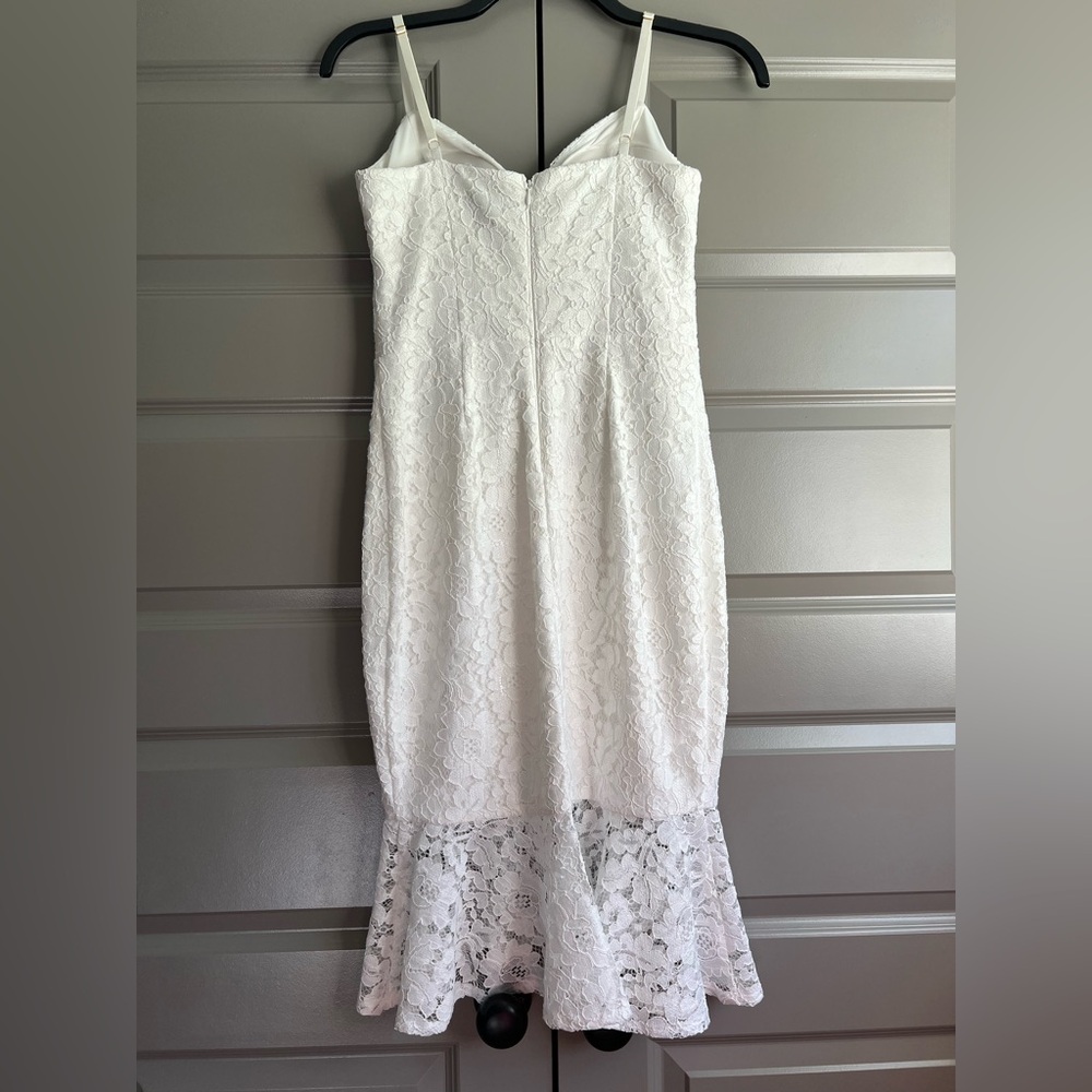 NWOT! Guess Floral Lace Trumpet Dress - Picture 6 of 7
